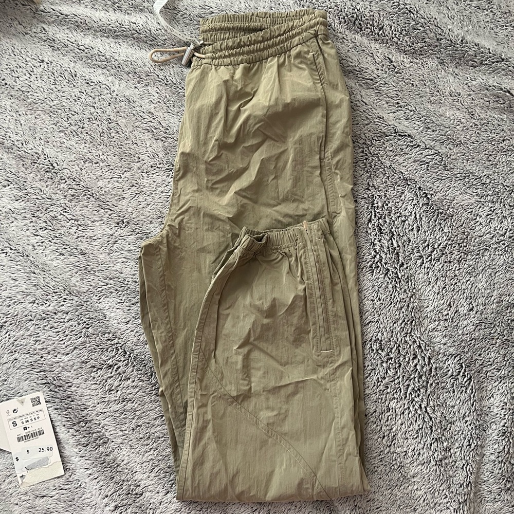 Lululemon Pants in size 8